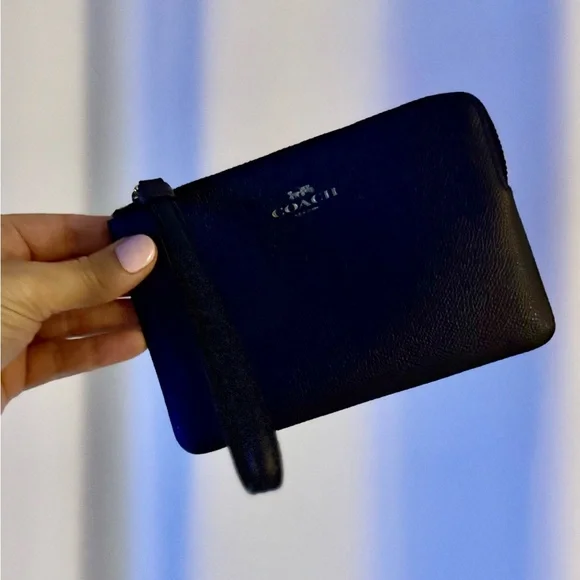 Coach Dark Navy Wristlet includes 2 roomy card slots - Picture 4 of 4